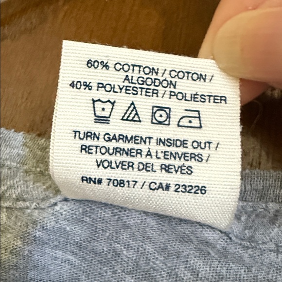 PINK Victoria's Secret Gray Love Pink Tee. Size Large. - Picture 8 of 10